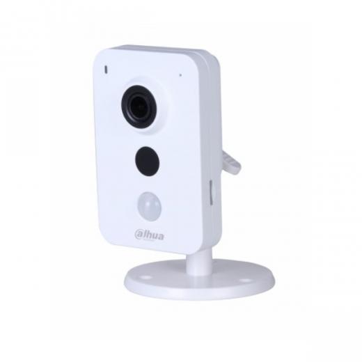 MINI TELECAMERA IP DA INTERNO PER LA SORVEGLIANZA CON INTEGRATO SENSORE PIR